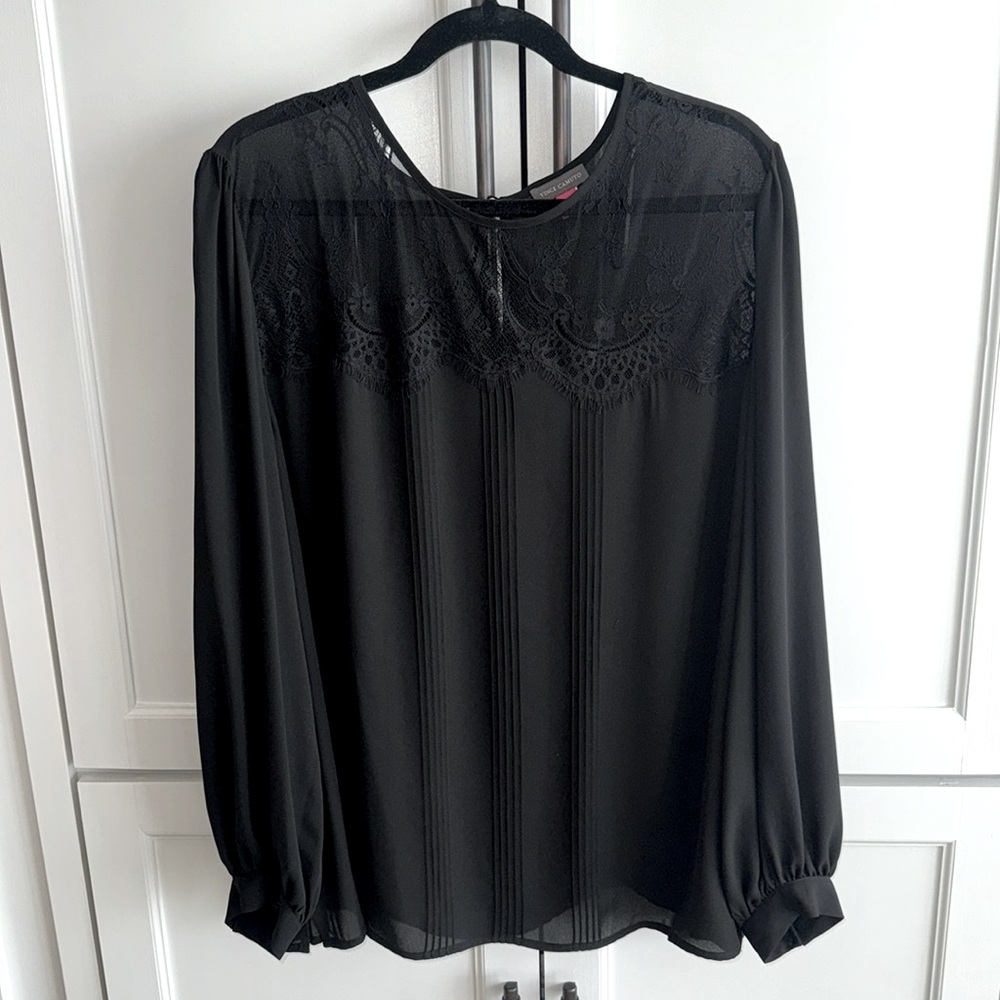 NWT Vince Camuto Lace Blouse